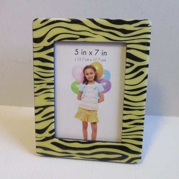*Harbortown Industries Yellow Tiger Striped with Glitter 5" x 7" Photo Frame - Picture 1 of 4